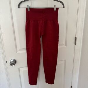 NVGTN Crimson leggings size small
